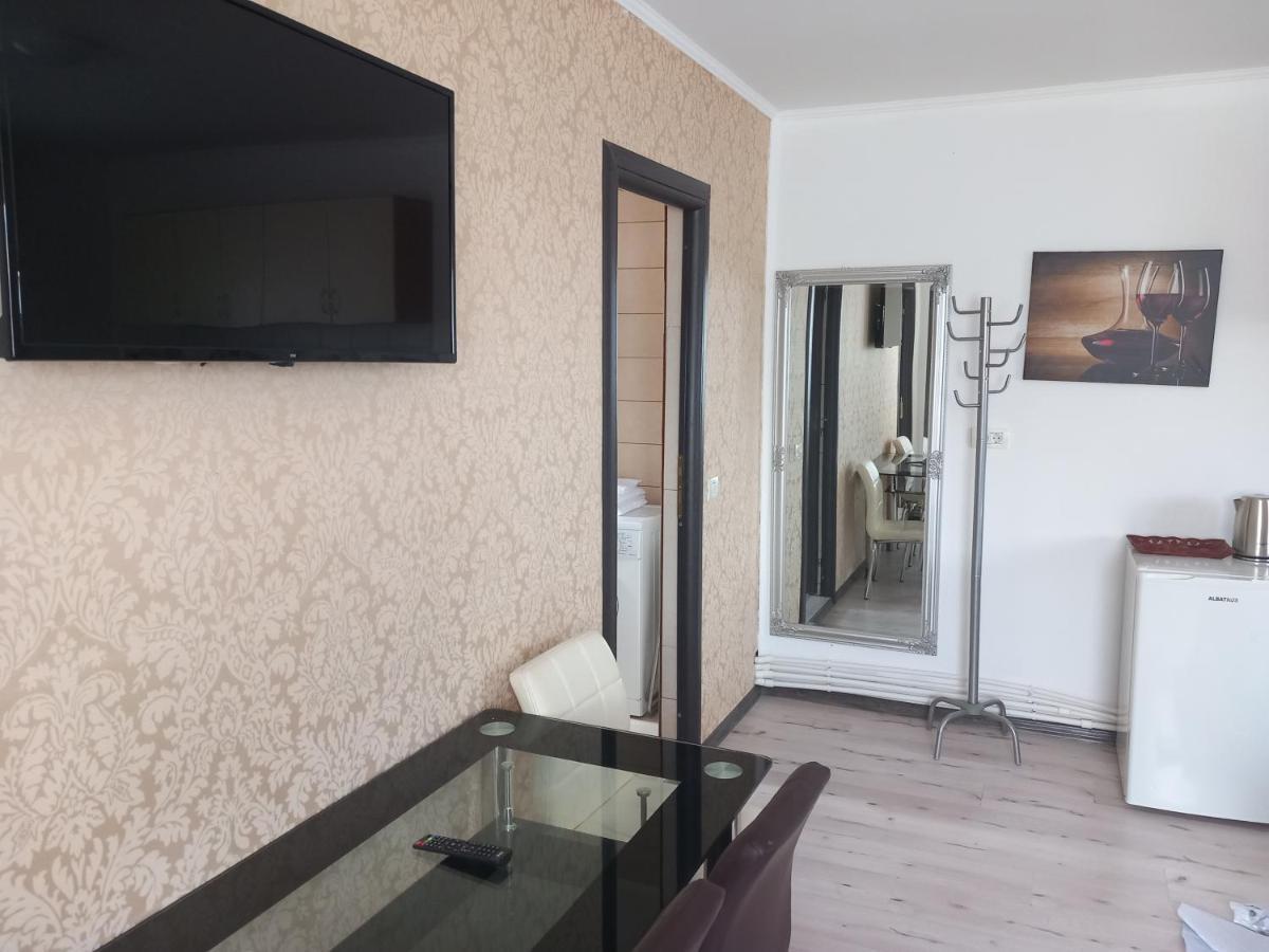 Vila Davison Targu Jiu Bagian luar foto