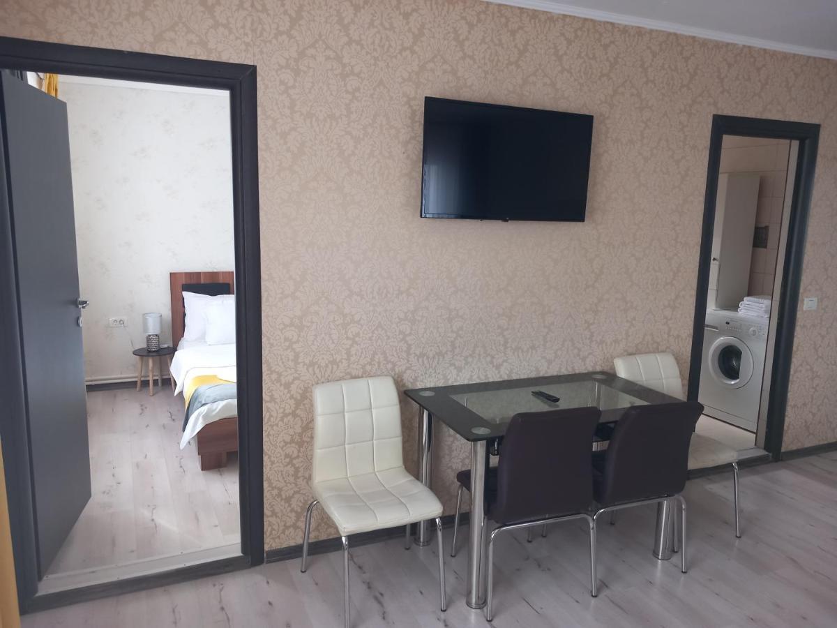Vila Davison Targu Jiu Bagian luar foto